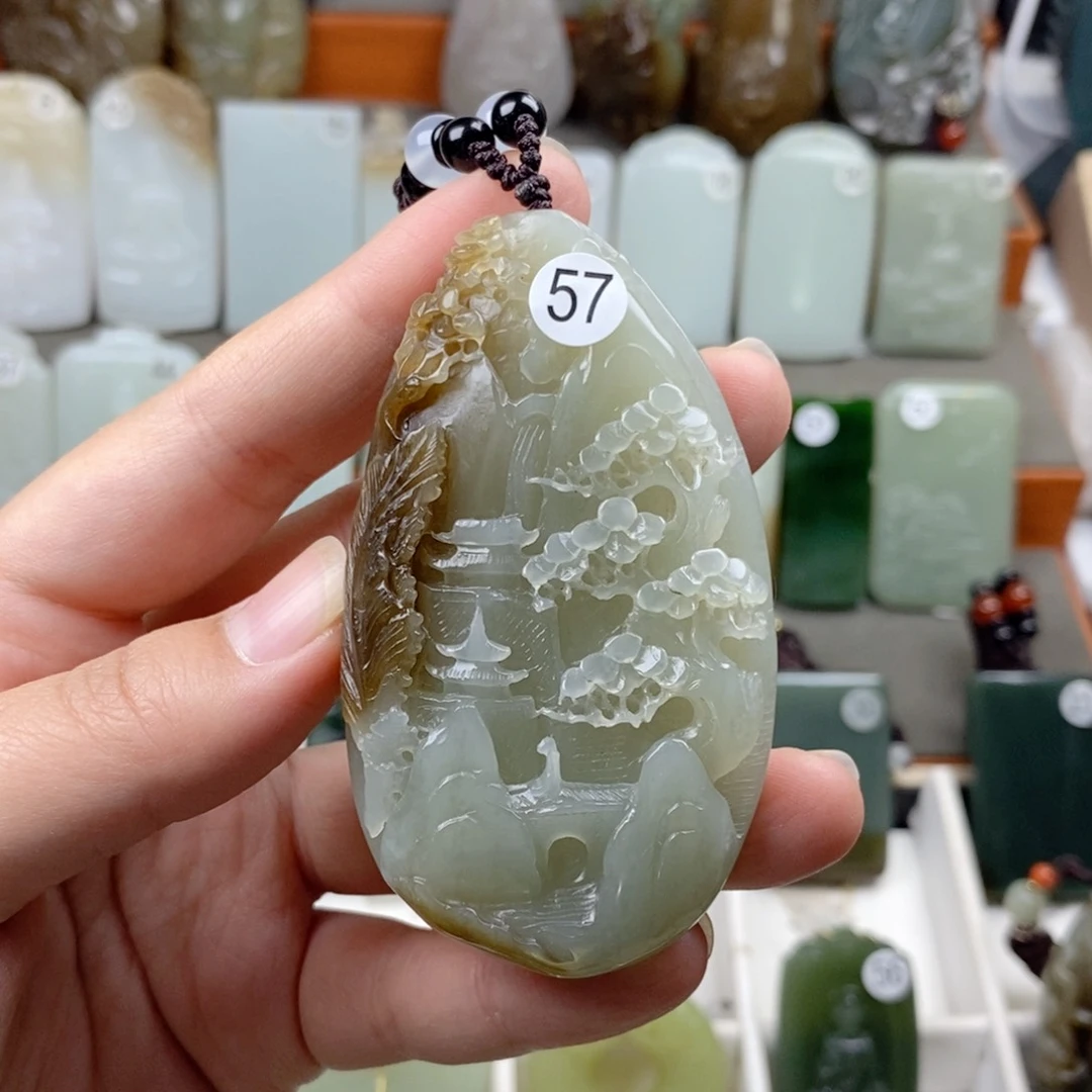 颈饰未镶嵌和田玉（糖玉）