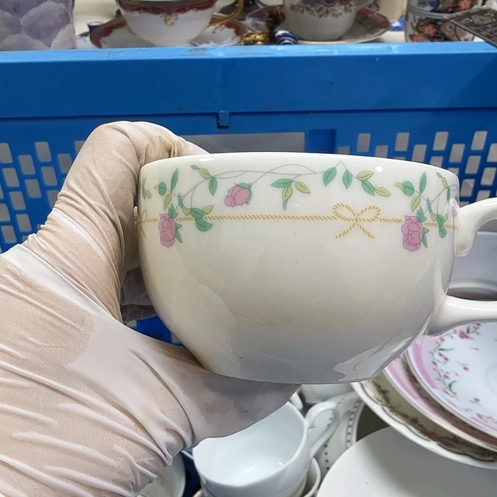 瓷片胡****仁开播啦…开播啦
