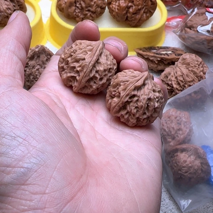 文玩核桃吊坠半*31太好喝龙纹