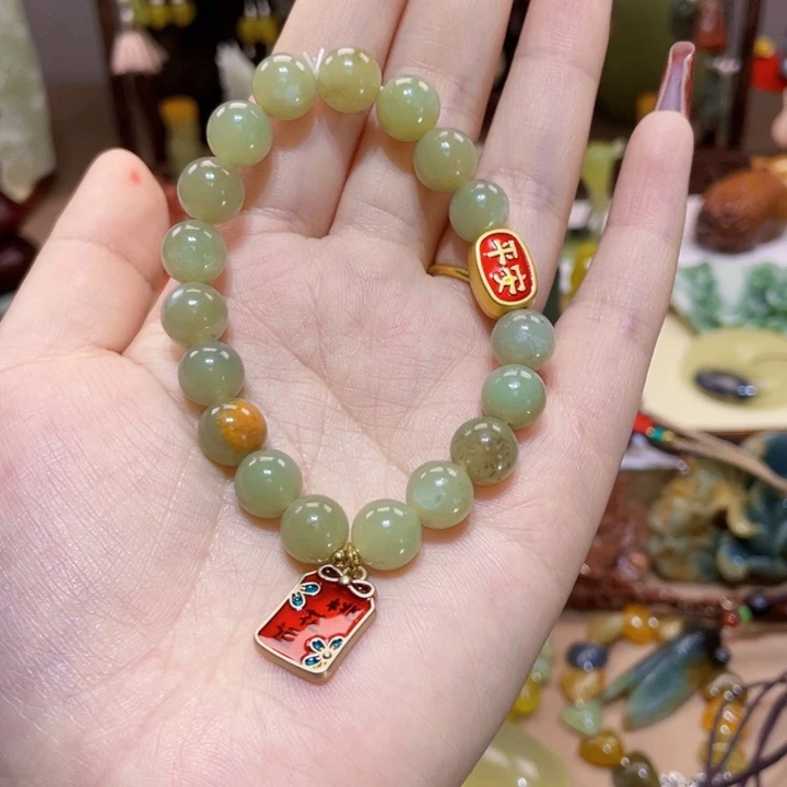 蛇纹石玉颈饰未镶嵌