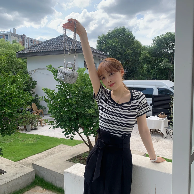 仲夏小短T系列短袖T恤女夏气质短款上衣 MT222063