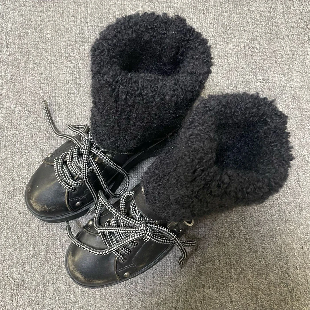 99新 MIU MIU/缪缪 做旧复古时尚短靴38码/10429