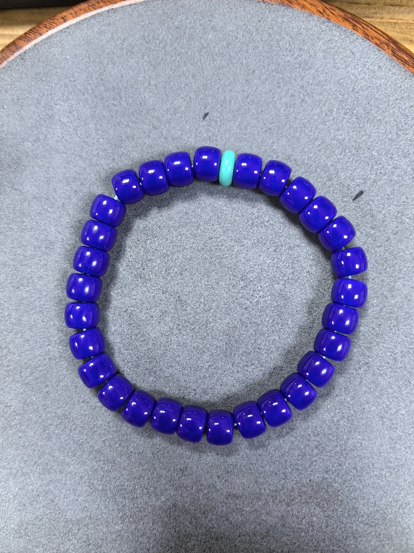 M595号-卡8mm蓝色直切手串