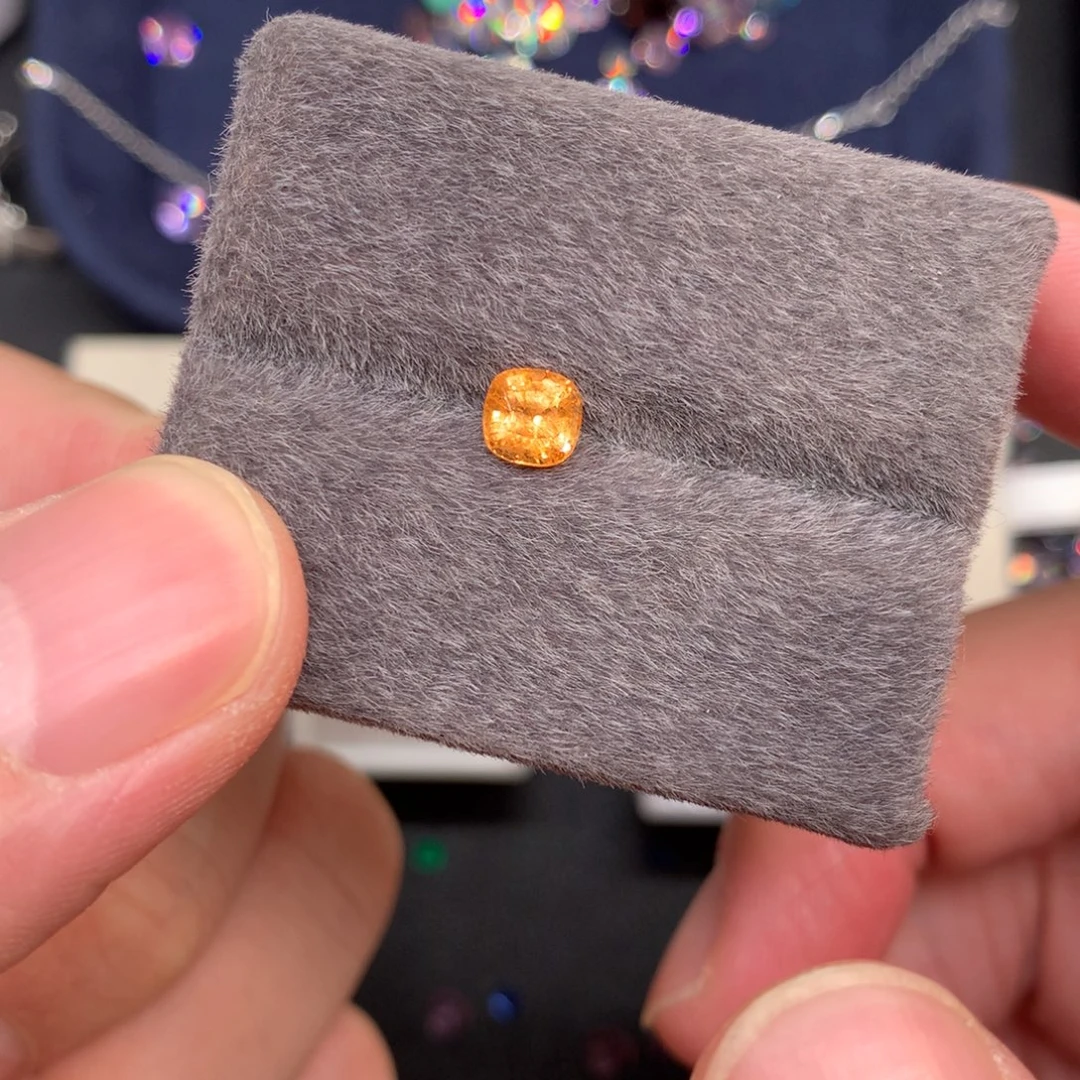 1.07ct 尼日利亚芬达未镶嵌石榴石