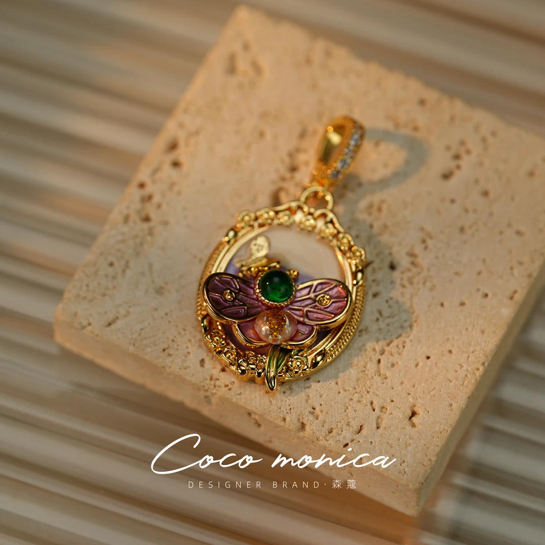 【小霞气质】蜜蜂吊坠手工轻奢时尚百搭法式精致优雅吊坠WE41