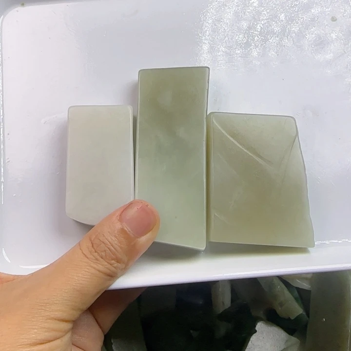 和田玉未镶嵌珠宝半成品小*