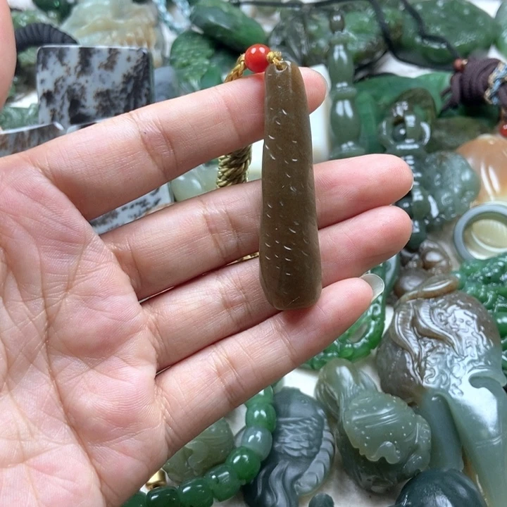 颈饰未镶嵌和田玉
