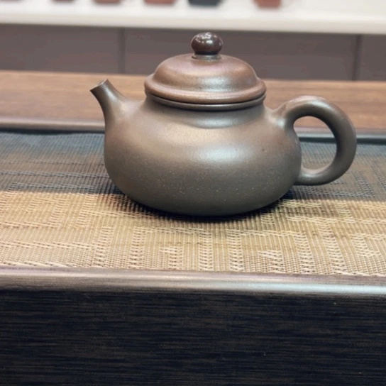 紫砂茶壶黄龙山原矿底槽清柴烧（160 cc）