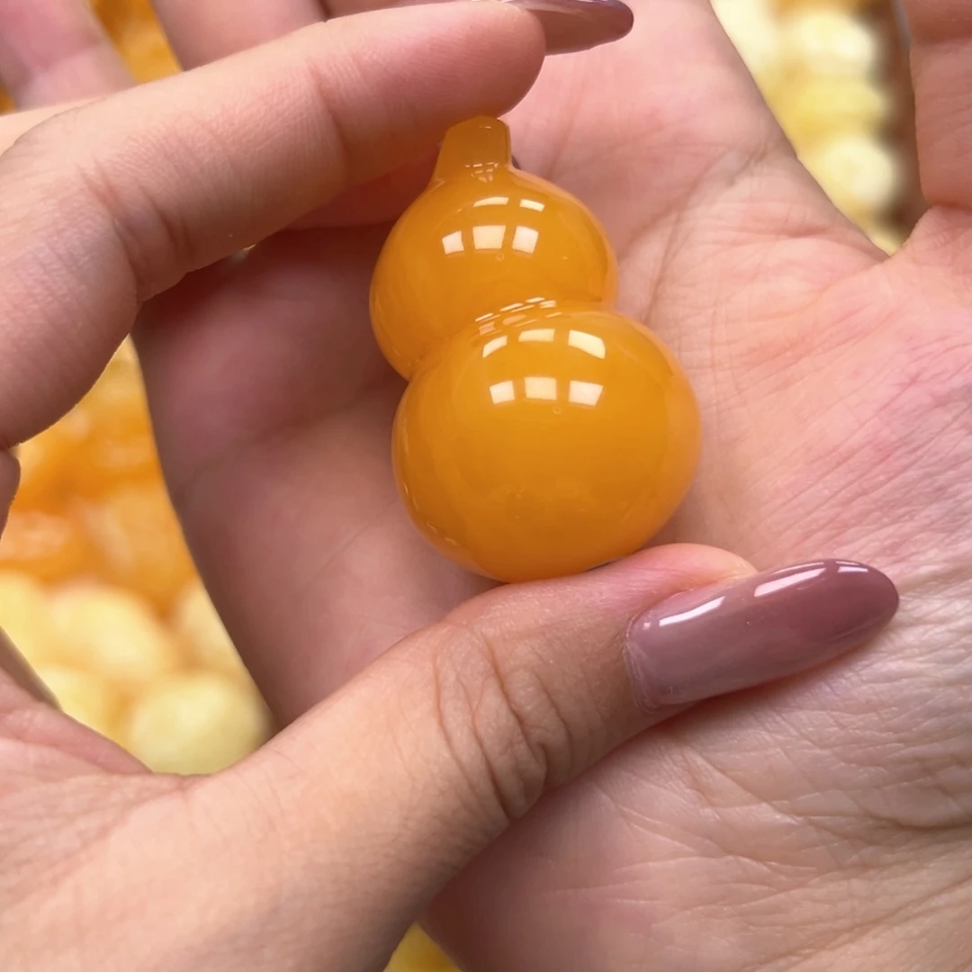 嘉***菲琥珀未镶嵌颈饰蜜蜡
