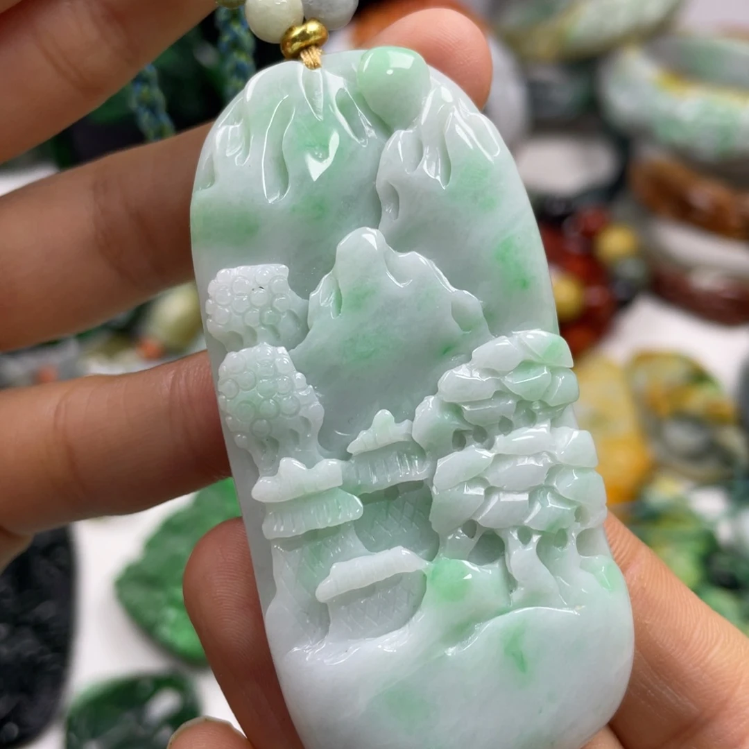 翡翠未镶嵌颈饰牌子