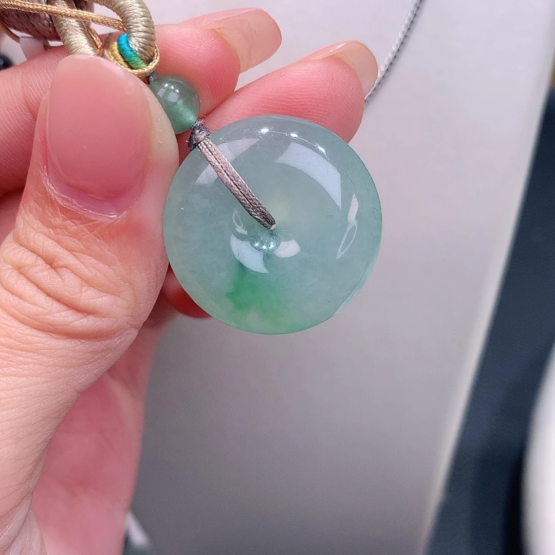 颈饰未镶嵌翡翠冰飘花平安扣