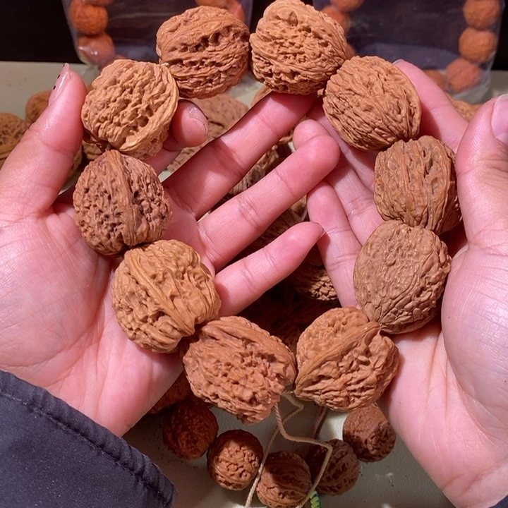 手串文玩核桃……70