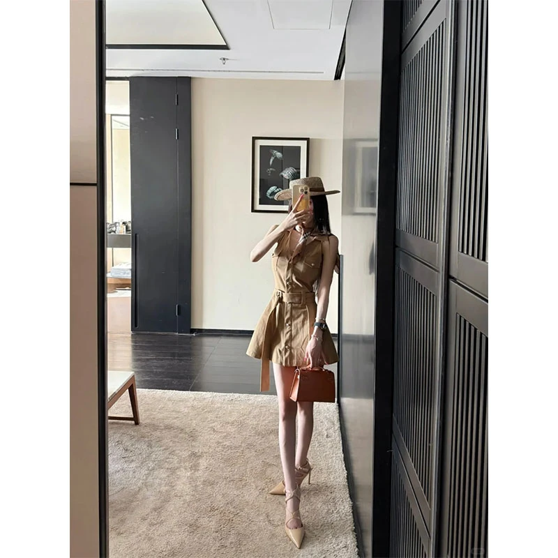 2025夏季新款时尚辣妹气质收腰显瘦v领无袖A字裙高腰修身显瘦短裙