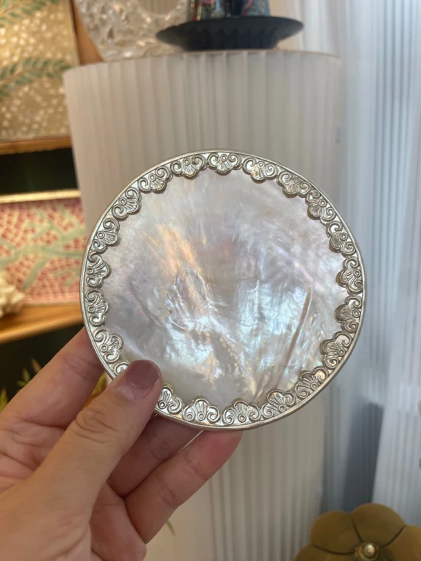 圆形黄蝶贝首饰收纳盘精美设计实用收纳