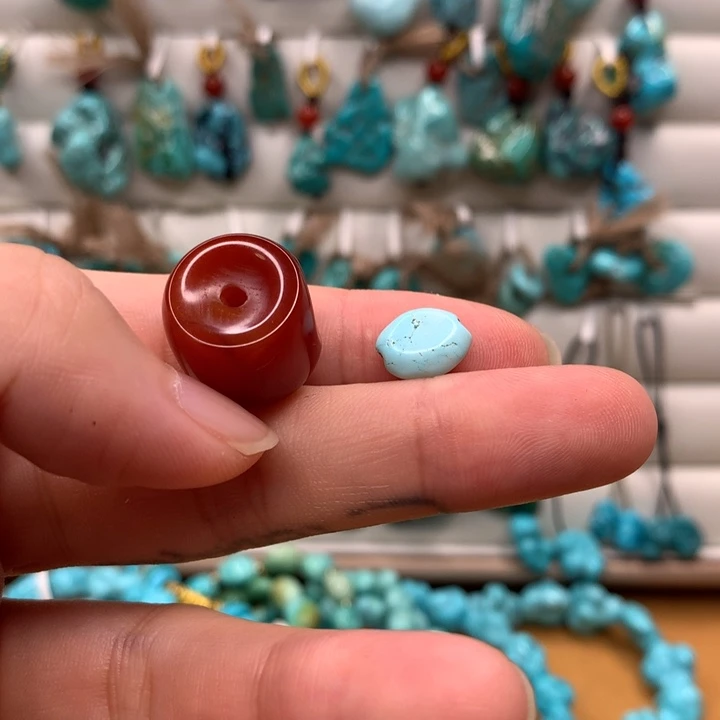 玛瑙/玉髓原矿未镶嵌丹*儿