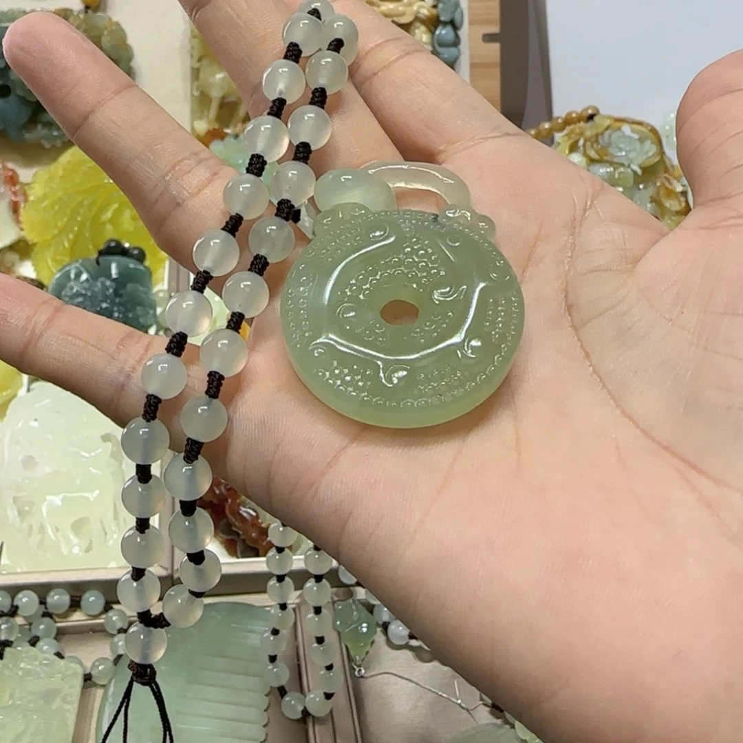 未镶嵌蛇纹石玉吊坠娑**界