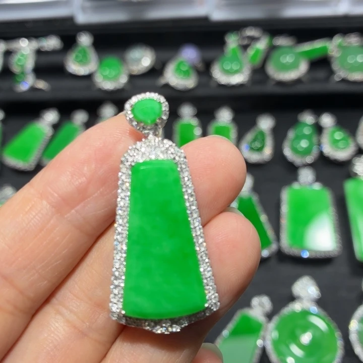 翡翠18K金镶嵌吊坠(不含链)翡翠
