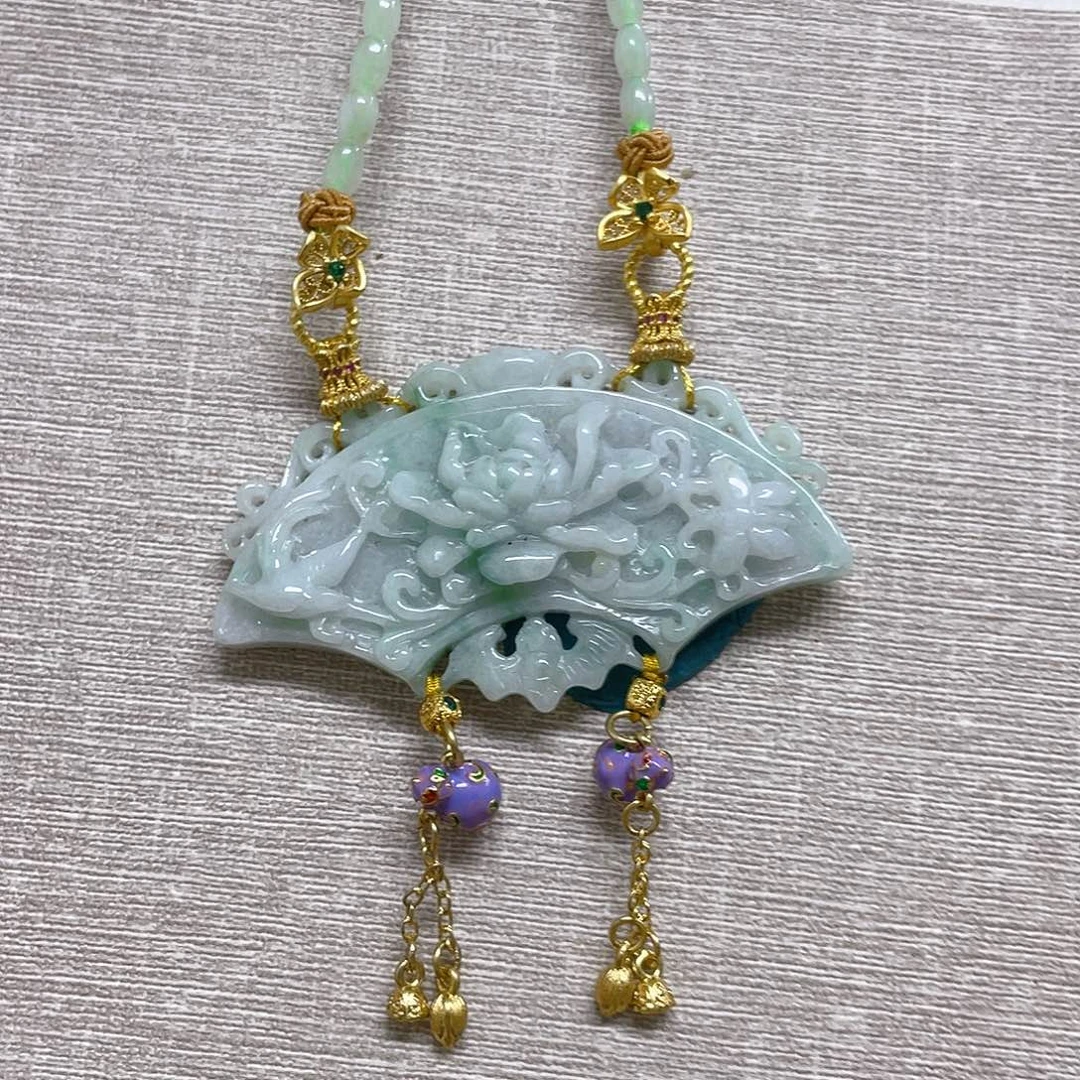 翡翠未镶嵌颈饰扇子吊坠