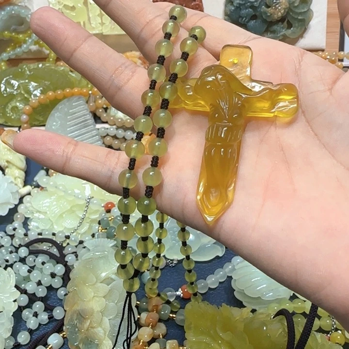 合金蛇纹石玉吊坠红**耀