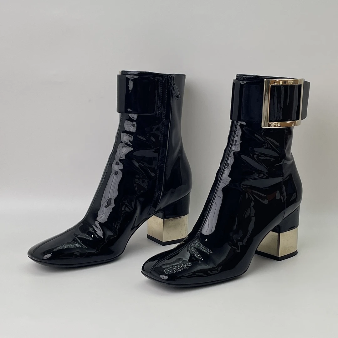 95新 Roger Vivier/罗杰·维威耶 38码 黑色漆皮短靴/ML80716