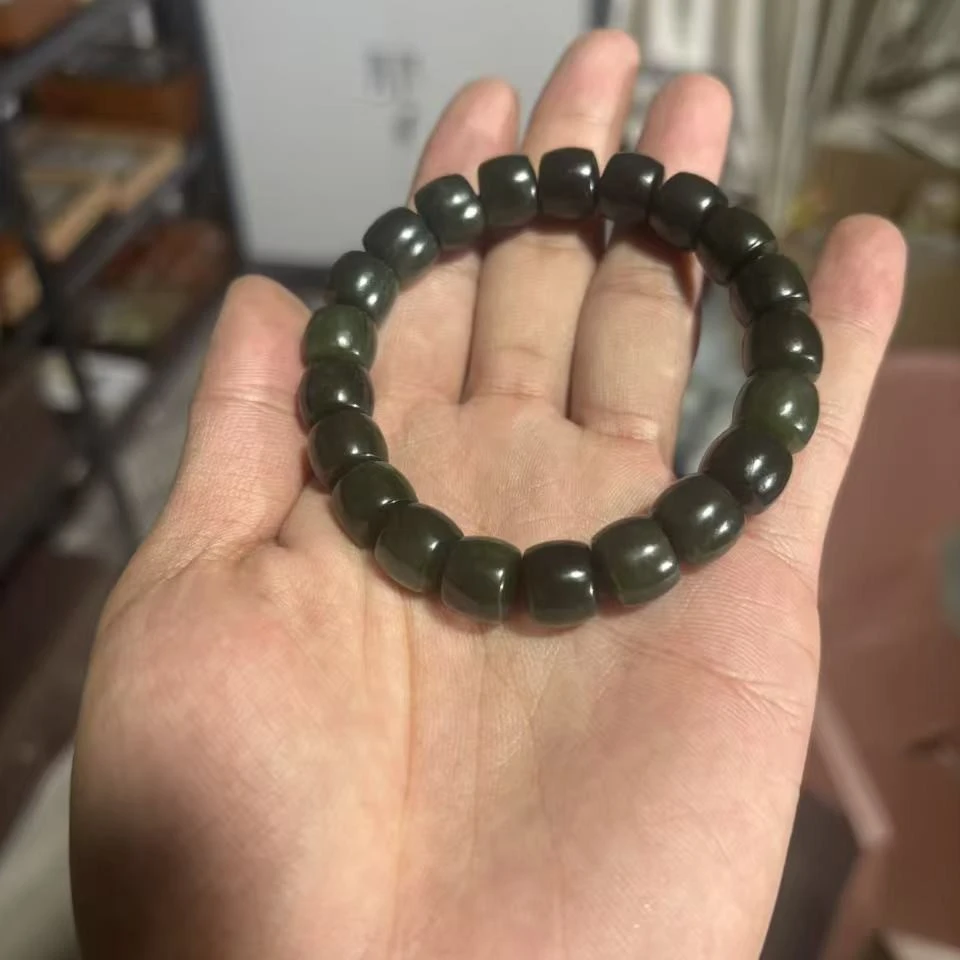 新疆吐拉牧场墨青色戈壁料碧玉直切手串