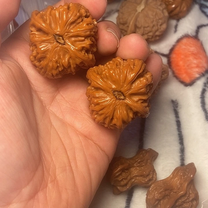 文玩核桃吊坠文山40