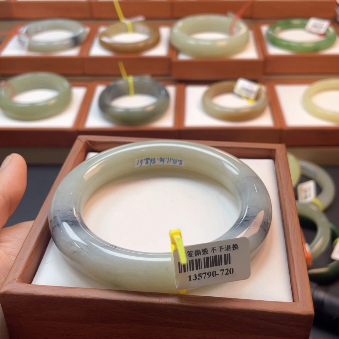【闪购商品】未镶嵌手镯和田玉链接65。61