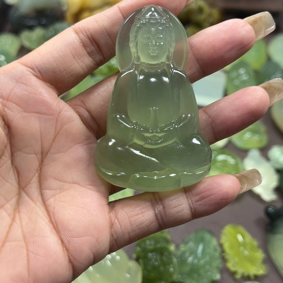 韩***华蛇纹石玉未镶嵌颈饰
