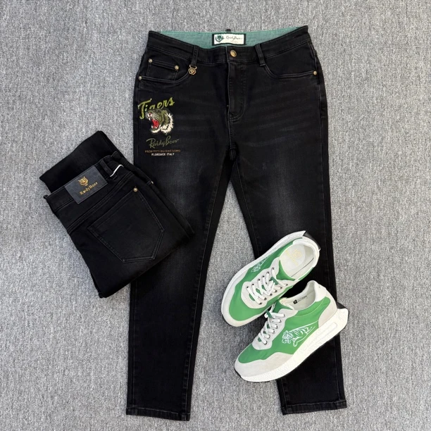 男士时尚秋冬直筒牛仔裤（九分裤）