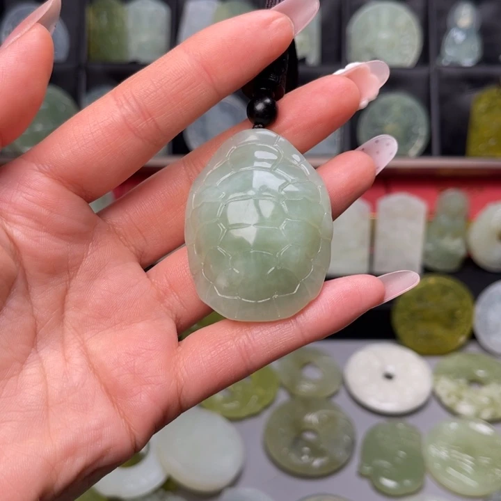 p***…岫玉未镶嵌吊坠(赠链)