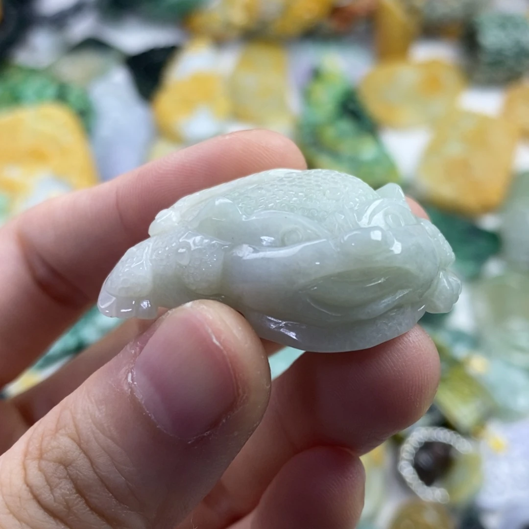 翡翠未镶嵌颈饰吊坠