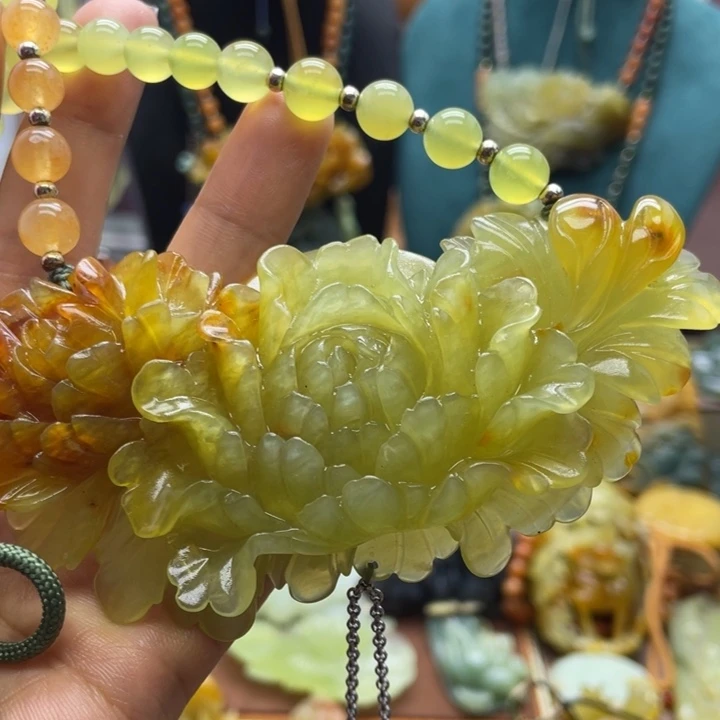 蛇纹石玉未镶嵌颈饰