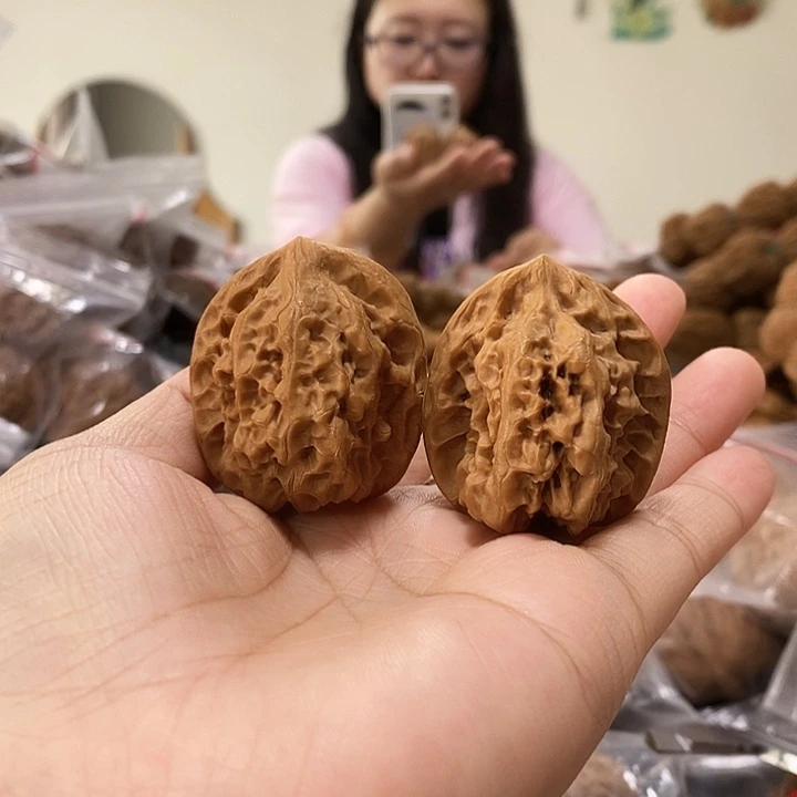 文玩核桃吊坠磐石35修
