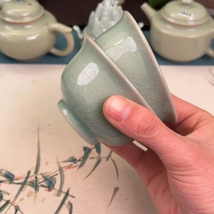 瓷杯子两个瑕疵大压手