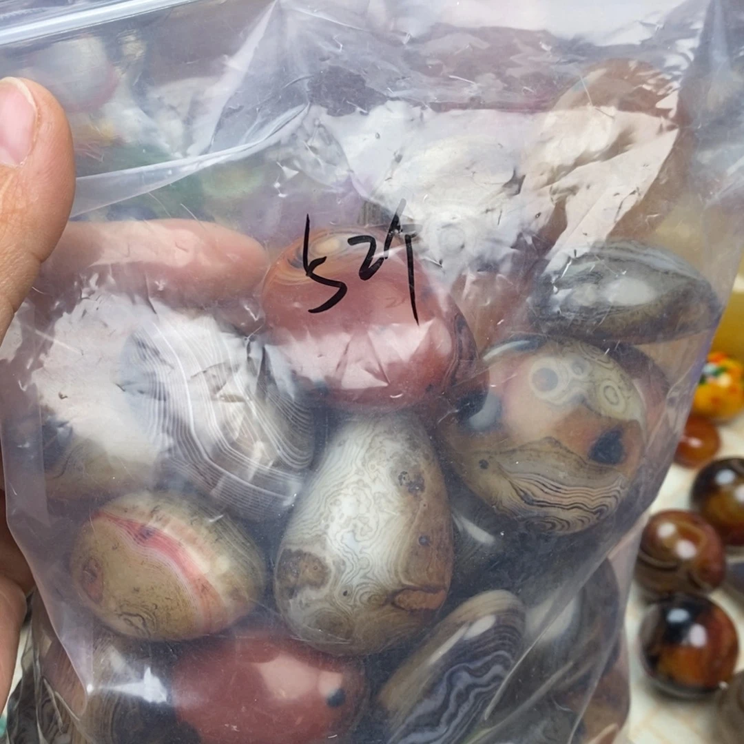 宇***子玛瑙/玉髓未镶嵌颈饰