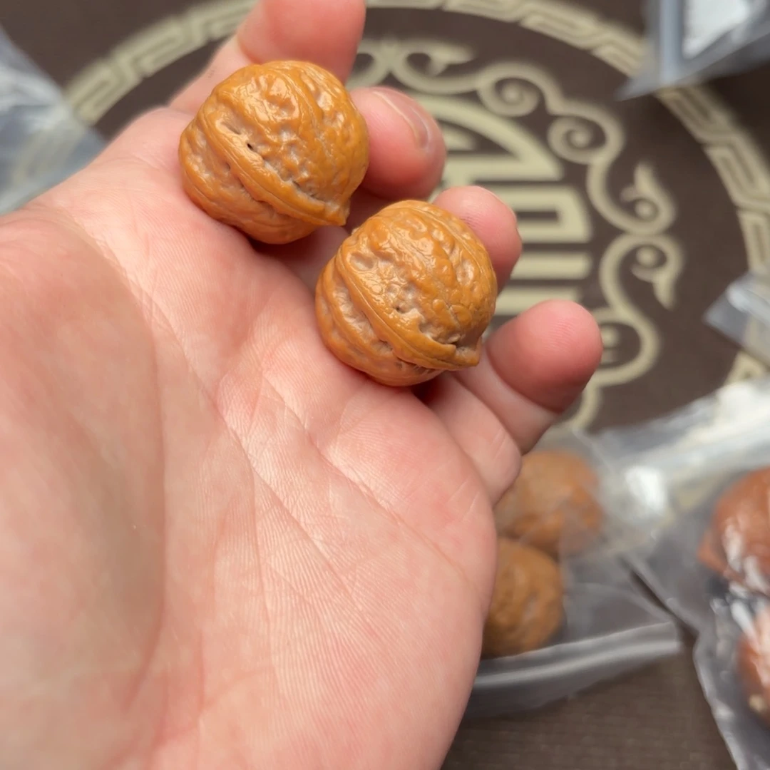 文玩核桃把件2100000000