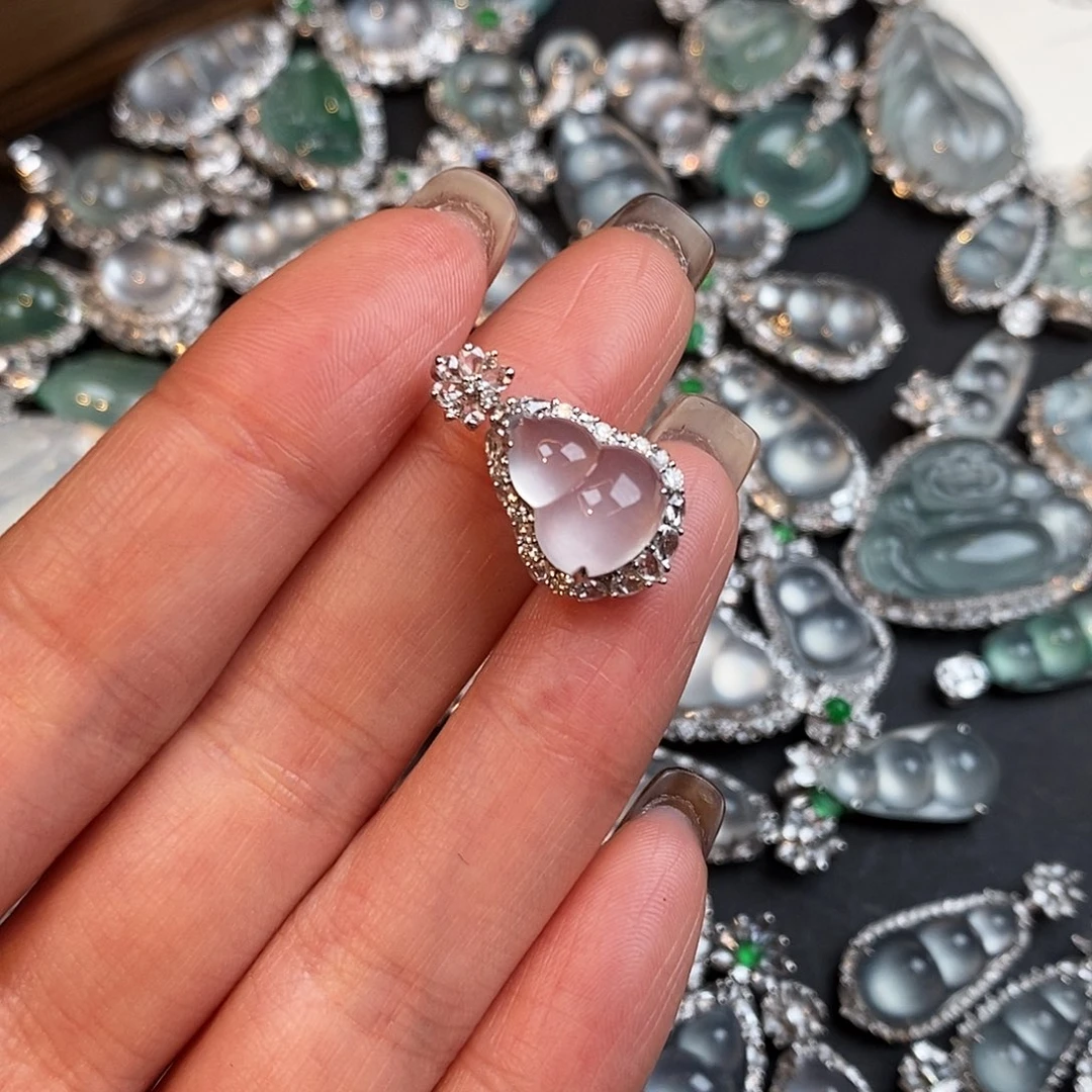 翡翠18K金镶嵌吊坠(赠链)天然缅甸翡翠吊坠葫芦