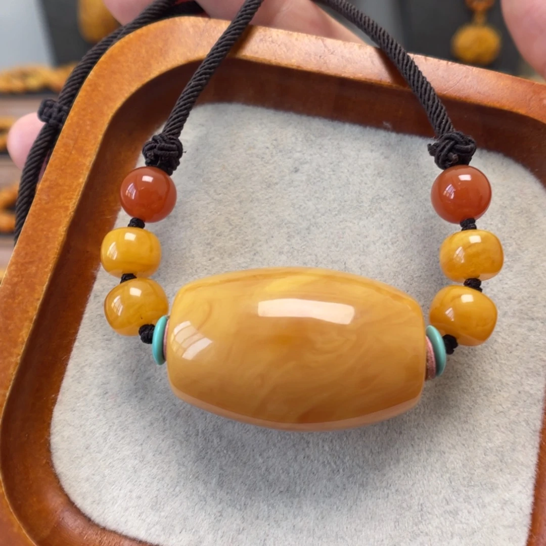 蜜蜡未镶嵌颈饰蜜蜡