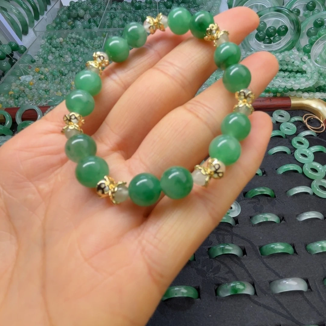 石英质玉（非洲翠）未镶嵌散珠卡8绿冰手串