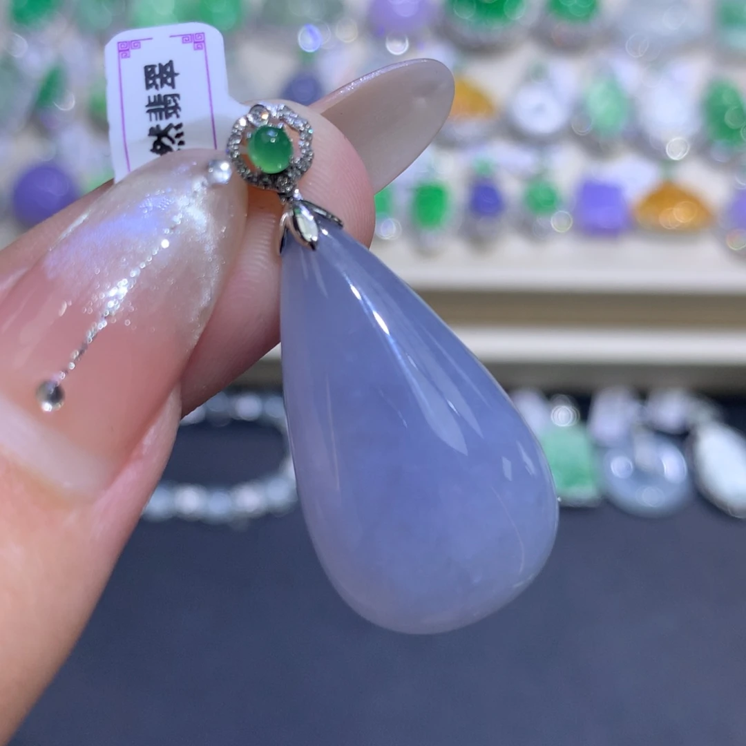 翡翠18K金镶嵌颈饰翡翠