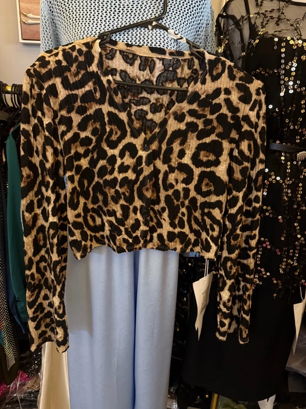 长袖豹纹软绵绵开衫上衣