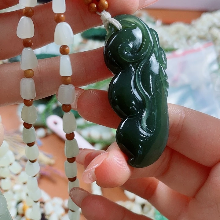 和田玉未镶嵌挂件