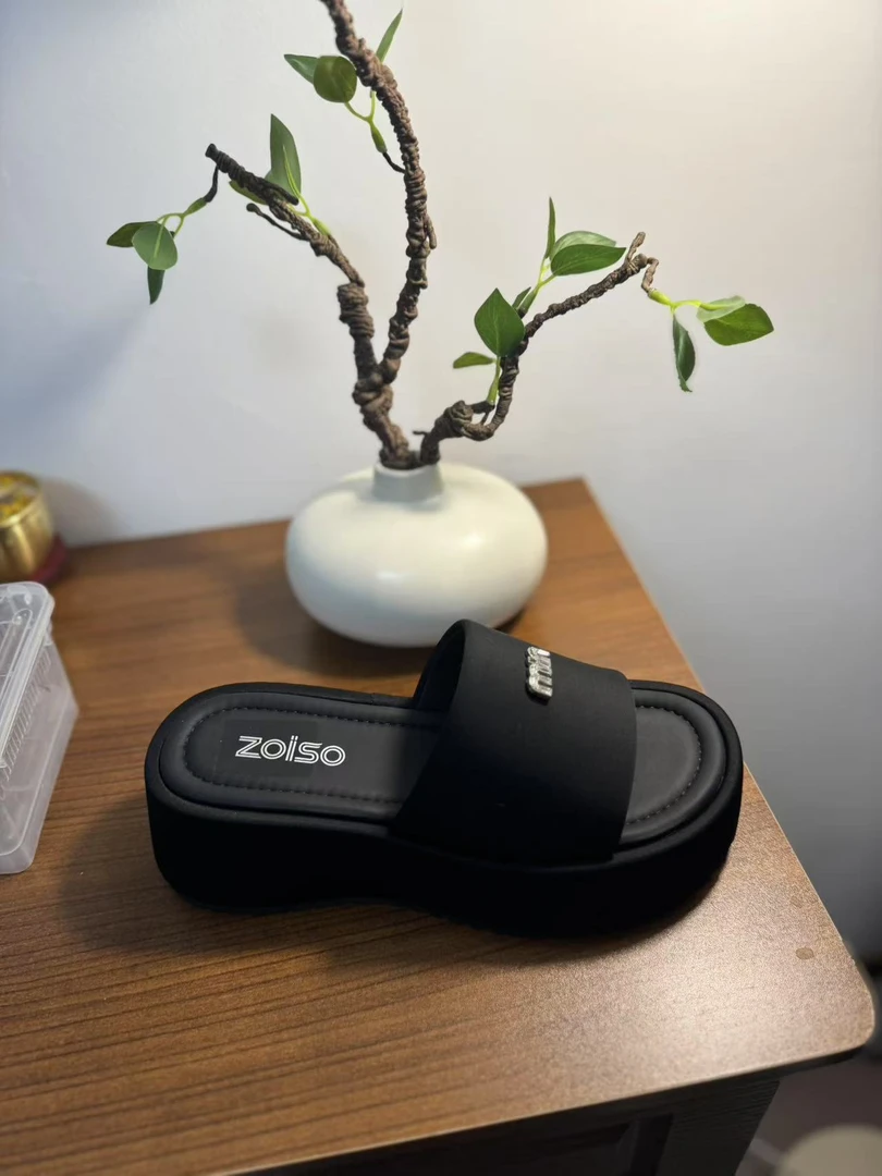 5383261自由说时尚松糕底拖鞋