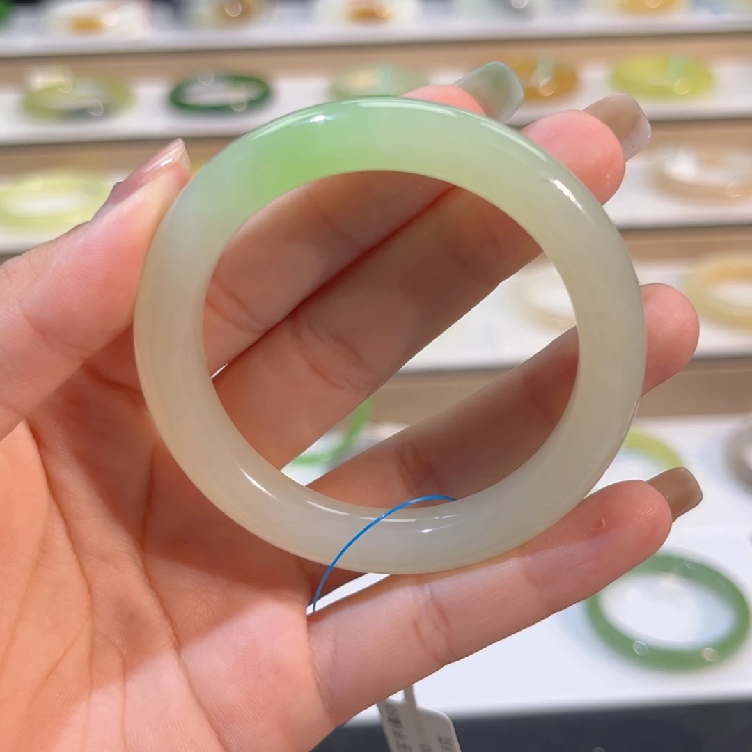 未镶嵌手镯和田玉冰翠