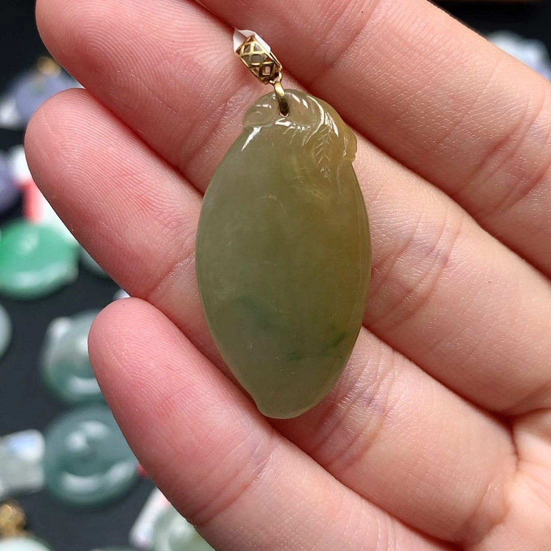 颈饰18K金镶嵌翡翠翡翠吊坠