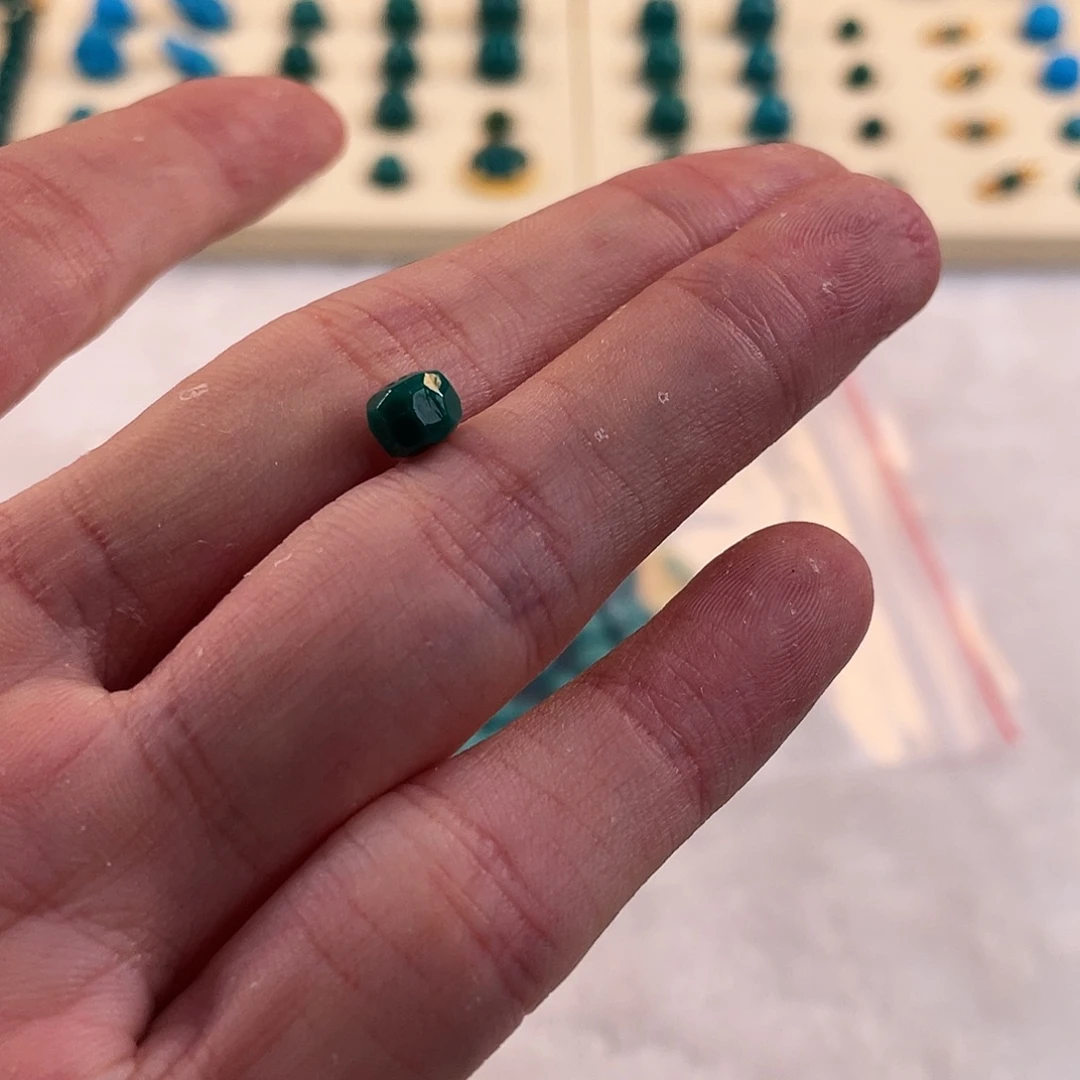 L***B绿松石未镶嵌耳饰