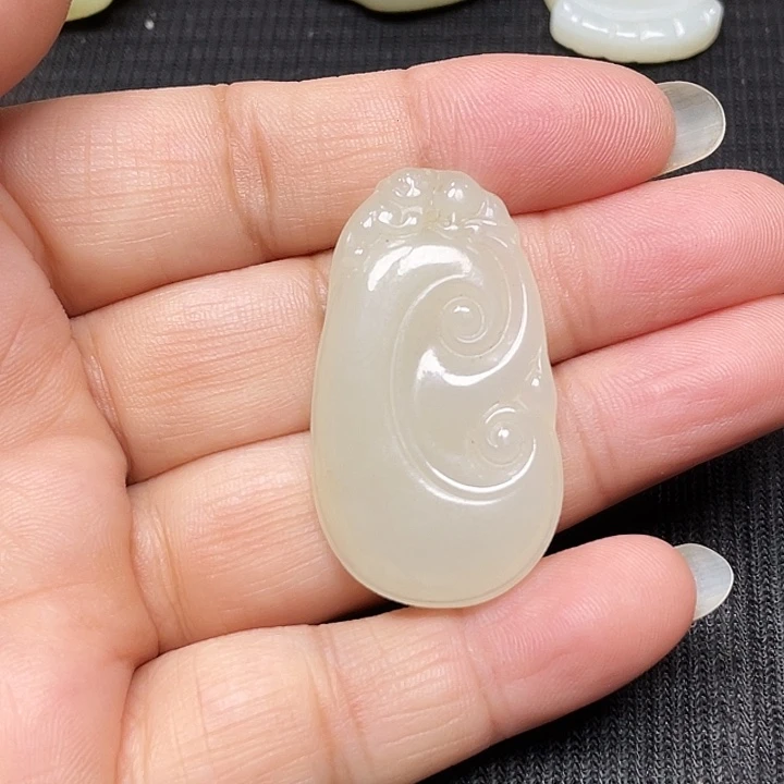 未镶嵌和田玉挂件