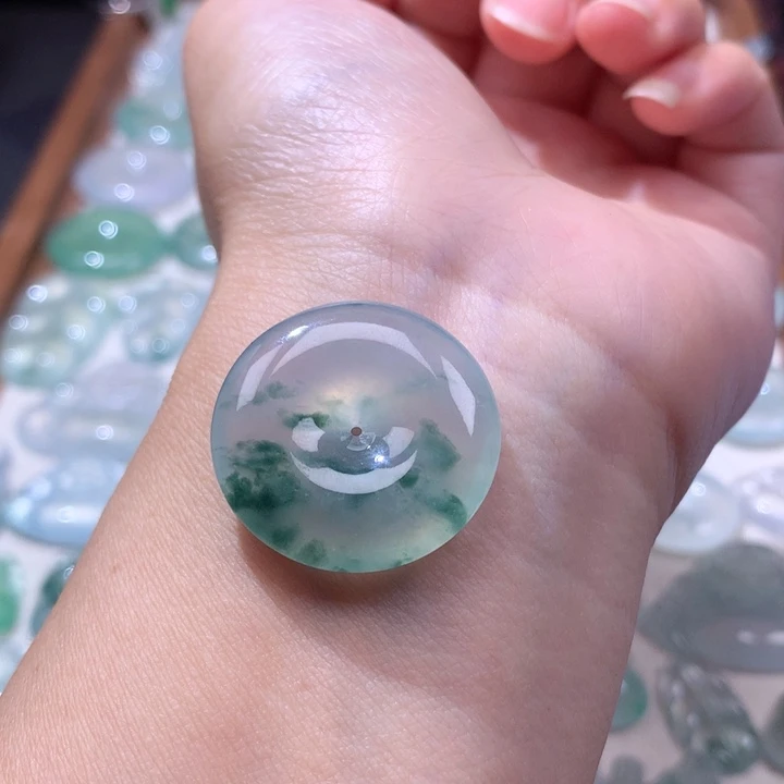 颈饰未镶嵌翡翠冰种飘花平安扣