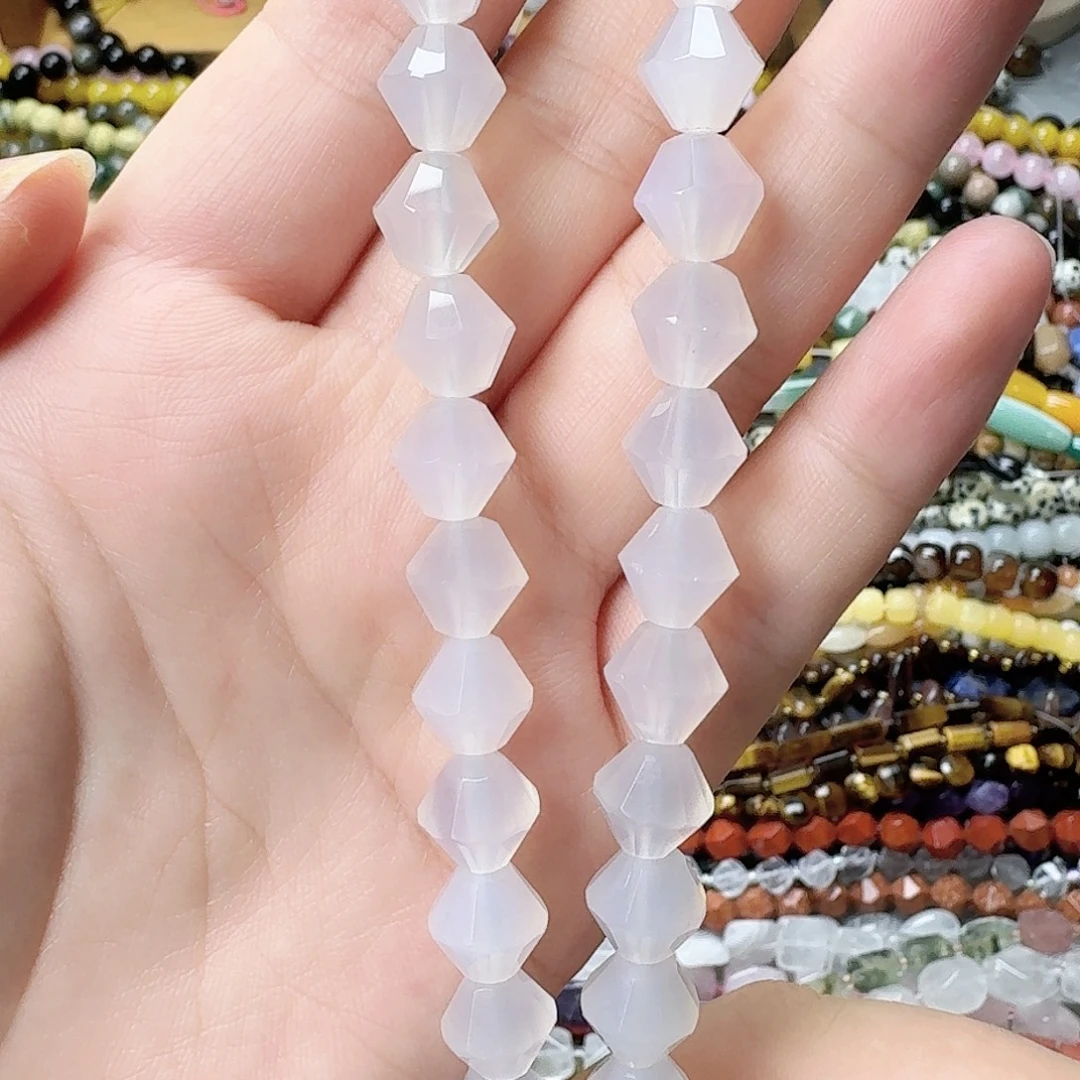 玛瑙/玉髓未镶嵌珠宝半成品白玛飞碟一条