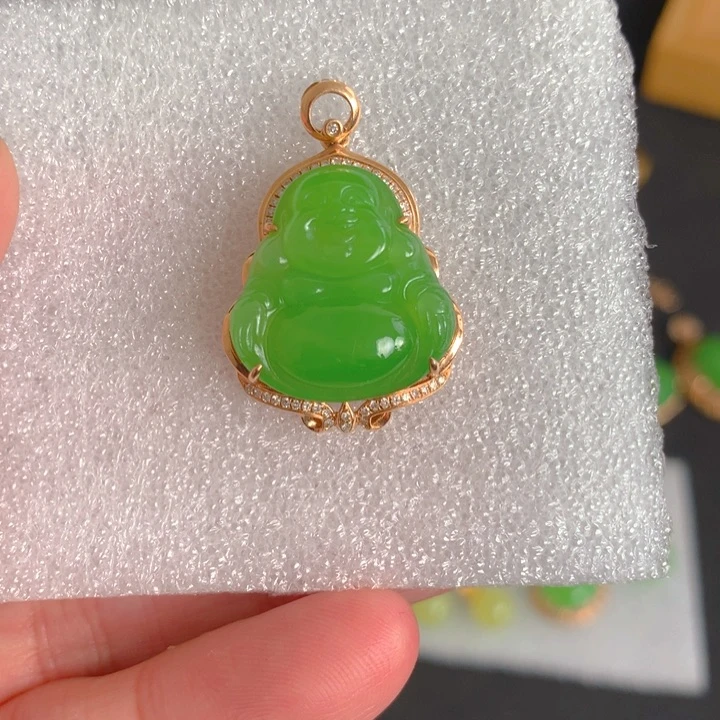 和田玉（碧玉）18K金镶嵌颈饰小**贝